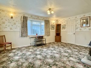 Lounge- click for photo gallery